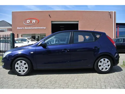 Hyundai I30 1.6i Dynamic airco automaat apk 29-05-2027 inruil mogelijk nap
