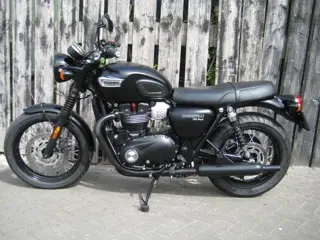 TRIUMPH BONNEVILLE T100 BLACK 2018