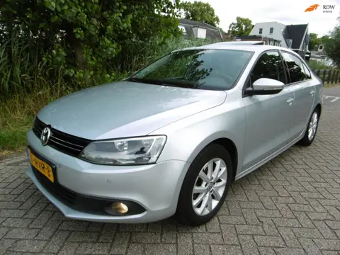 Volkswagen Jetta 1.2 TSI 105pk Leder Navi Schuifdak Clima Trekhaak