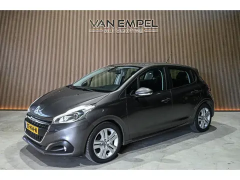 Peugeot 208 1.2 PureT. Signature (bj 2019)