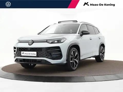 Volkswagen Tayron 1.5 204pk DSG eHybrid R-Line Edition · Panoramadak · 360 Camera · Inklap. Trekhaak