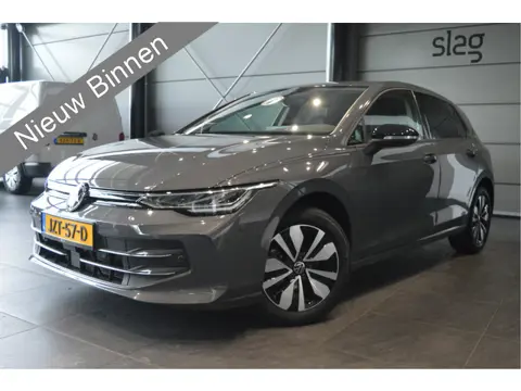 Volkswagen Golf 1.5 eTSI Life GOAL carplay cruise camera pdc 16 inch !!