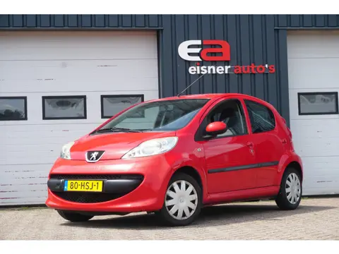 Peugeot 107 1.0-12V XS | 5 DEURS | APK 26-03-2027 |