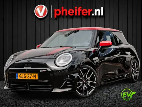MINI 3-deurs Cooper E John Cooper Works XL 40.7 kWh Panoramadak/ Head up/ Led/ Stoelmassage/ Harman-