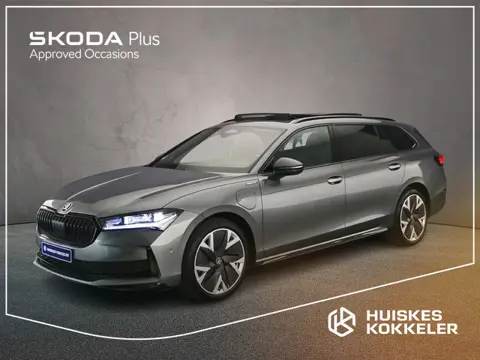 Skoda Superb Combi Sportline Business 1.5 TSI PHEV 204pk DSG Automaat Trekhaak, Panoramadak, Head up