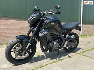 Yamaha Tour MT-09 2023 Nederlandse moten met Sc uitlaat systeem