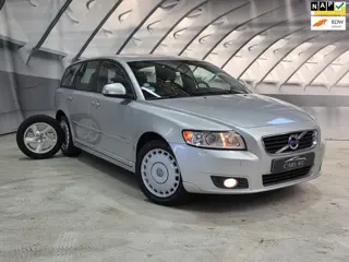 Volvo V50 2.0 Sport 2 setjes wielen