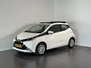 Toyota Aygo 1.0 VVT-i x-wave | Cabriodak | Airco | Achteruitrijcamera |