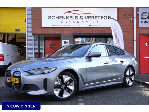 BMW i4 eDrive40 84 kWh / 95% SOH / Panoramadak / Trekhaak / Harman-Kardon / BTW /