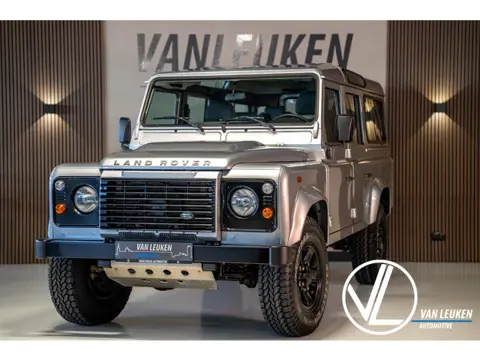 Land Rover Defender 2.2D 110 by Piet boon