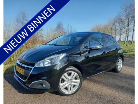 Peugeot 208 1.2 PureTech Signature (bj 2019)