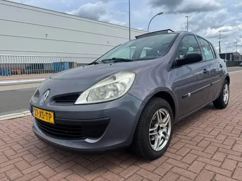 Renault Clio 1.2-16V /Panoramadak/Airco/Nieuwe APK
