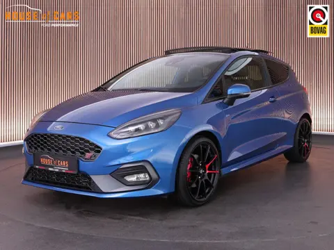 Ford Fiesta ST-3 1.5 200pk PERFORMANCE PACK |Milltek|18" LMV Sparco|launch control|sper diff|pano|B&