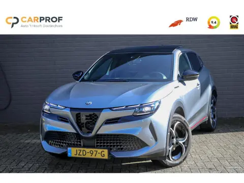 Alfa Romeo Junior 1.2 Turbo 145PK Hybrid Ibrida Speciale PANO / SABELT / ADAPT. CRUISE