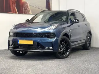 Lynk & Co 01 1.5 BLACK LINE PREMIUM ZWARTE HEMEL, 6,6kW, 100 STUKS OP VOORRAAD ! VOL OPTIES ! 360 CA