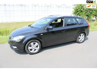 Kia Cee'd Sporty Wagon 1.4 Navigator Plus Pack