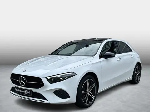 Mercedes-Benz A-klasse 250 e Luxury | Panoramadak | Achteruitrijcamera | Stoelverwarming | Sfeerverl
