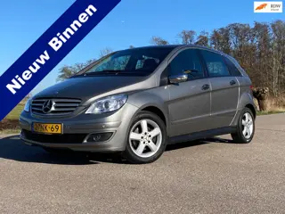 Mercedes-Benz B-klasse 200 Automaat Clima Stoelverwarming Trekhaak 17" Velgen Bluetooth PDC Cruise N