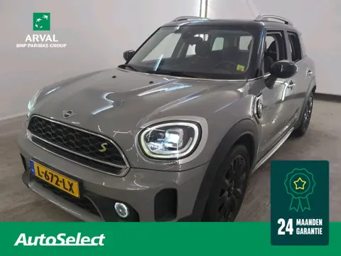 Mini Countryman 1.5 Cooper S E ALL4 220pk Business Edition | SOH 88% | Panorama | Comfort & Driving 