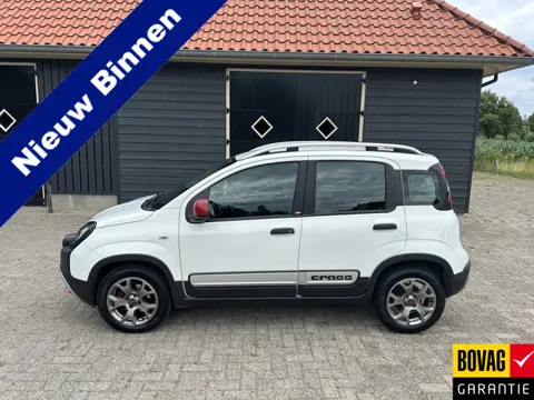 Fiat Panda 1.0 Hybrid Launch Edition City Cross Clima Navi Pdc