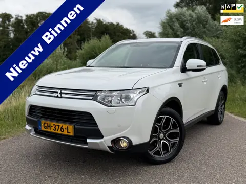 Mitsubishi Outlander 2.0 PHEV Limited Edition X-Line / 1ste Eigenaar / Clima / Navi / Schuif-Opendak