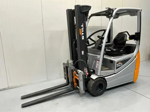 Still RX20-18 - 4,5M - Triplex - Vorkenversteller - Freelift - Sideshift