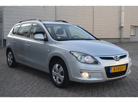 Hyundai I30 CW 1.4i Blue Dynamic bj09 airco schuifdak pdc tekhaak