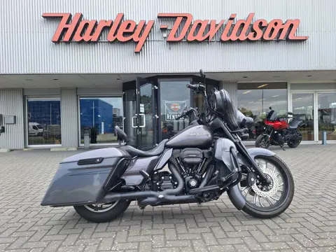 Harley-Davidson FLHXS Street Glide Special (bj 2015)