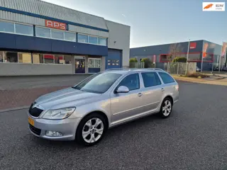 Skoda Octavia Combi 1.4 TSI Elegance PSENSOR CRUISE TREKHAAK 2 X SLEUTELS