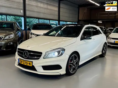 Mercedes-Benz A-klasse 180 AMG Line l Pano | Automaat | Navi