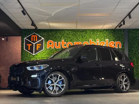 BMW X5 XDrive45e M SPORT 394 PK |M KUIPSTOELEN|SWAROVSKI|360CAMERA|PANO|H/K|HUD