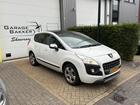 Peugeot 3008 1.6 VTi Style Panoramadak, Trekhaak, Navigatie