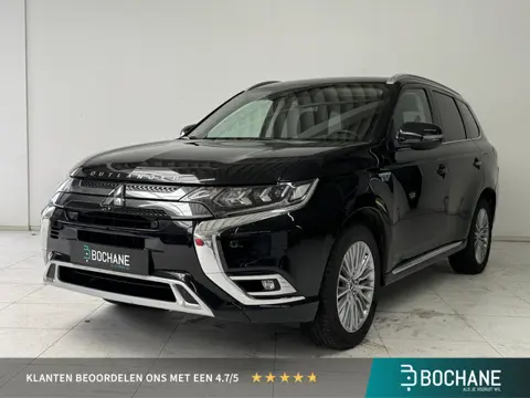 Mitsubishi Outlander 2.4 PHEV Intense | Trekhaak | Camera | Navigatie | Stoelverwarming |