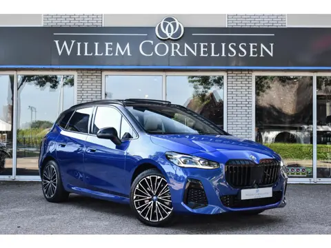 BMW 2-serie Active Tourer 230e xDrive Pano Trekhaak Head Up Elc Stoelen Came