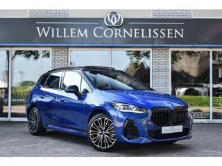 BMW 2-serie Active Tourer 230e xDrive Pano Trekhaak Head Up Elc Stoelen Came