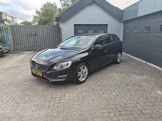 Volvo V60 1.6 T4 Kinetic,Cruise control,Navi,Parkeersensoren,Climate control,Trekhaak
