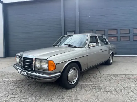 Mercedes-Benz 200-280 (W123) 280E