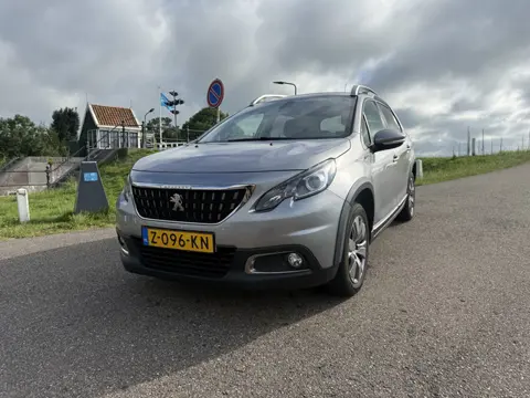 Peugeot 2008 1.2 PureTech Signature bj november2019/distr.vervangen2025/parkeersensoren achter
