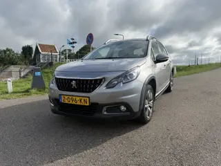 Peugeot 2008 1.2 PureTech Signature bj november2019/distr.vervangen2025/parkeersensoren achter