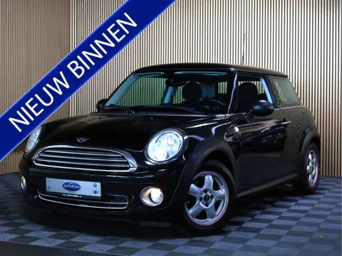 MINI 3-deurs 1.6 One Salt AVM RED HOT CLIMA LM VELGEN