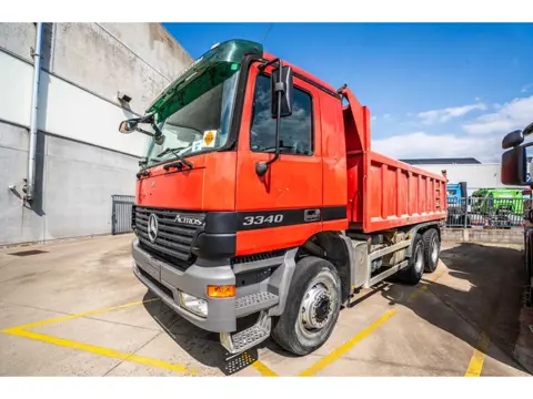 Mercedes-Benz ACTROS 3340 AK (bj 2001)