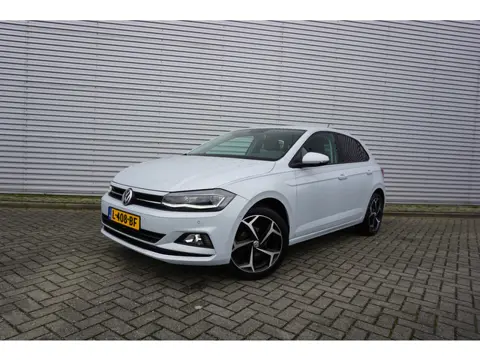 Volkswagen Polo 1.0 TSI Highline AUTOMAAT - Climate / Navi / Cruise / Camera / Stoelverw. / Lm velge
