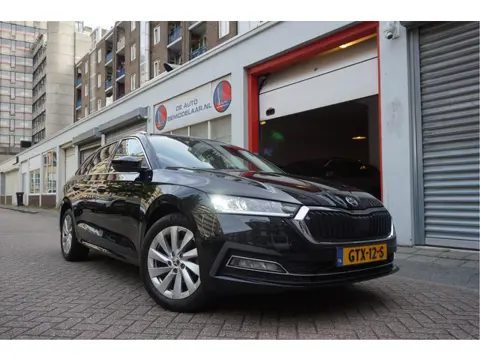 Škoda Octavia Combi 1.0 e-TSI Sport Business | Sfeerverlichting | Virtual cockpit | Cruise + Lane | 