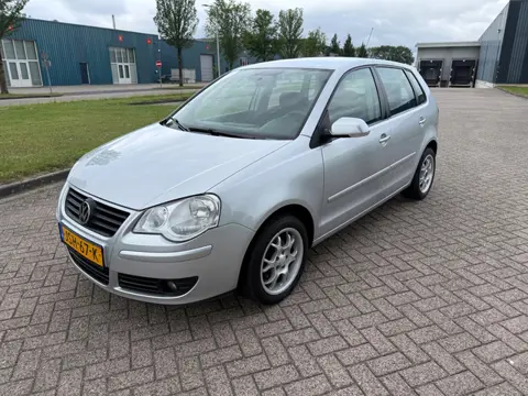 Volkswagen POLO 1.4-16V Edition