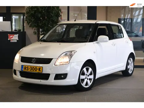 Suzuki Swift 1.3 Bandit AUTOMAAT Navi Leder Pdc Keyless