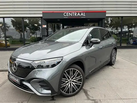 Mercedes-Benz EQE SUV 300 AMG Line 91 kWh|BTW|Pano|Massage|achteras besturing|Memory|HUD|Camera|Lede