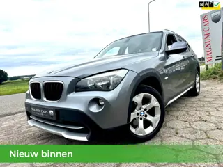 BMW X1 18i 5D NAP Airco Trekhaak Navi Parkeersensoren Elek.ramen APK Velgen