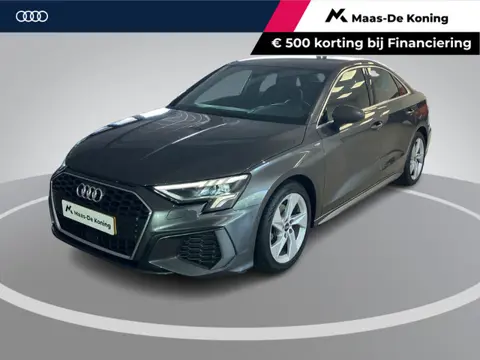 Audi A3 Limousine 30 TFSI/110PK S edition · Navigatie · Camera + Parkeersensoren · Apple/Android · G