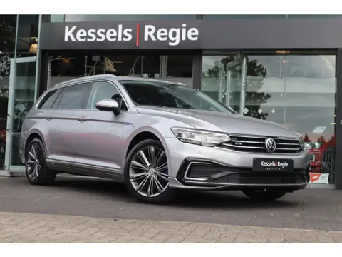 Volkswagen Passat Variant 1.4 TSI PHEV GTE | Virtual | ACC | Leer | Camera | 18"