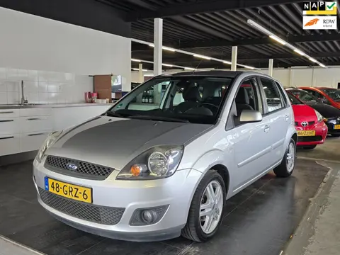 Ford Fiesta 1.3-8V Futura XL/AIRCO/N.A.P/CARPLAY/5-DEURS/